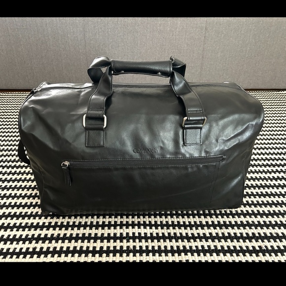 Calvin Klein duffle bag - Picture 2 of 7